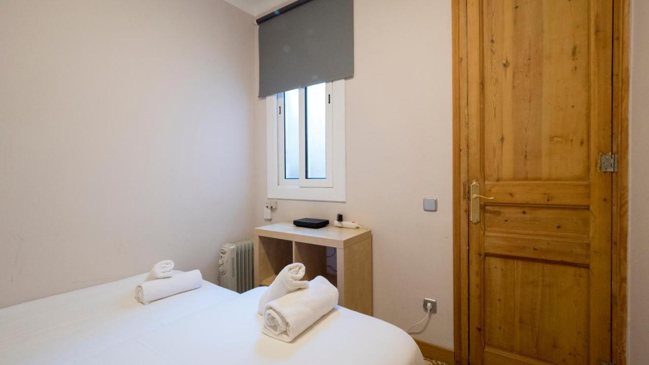 Acogedor Apartamento De 2 Dormitorios Barcelona Exterior photo